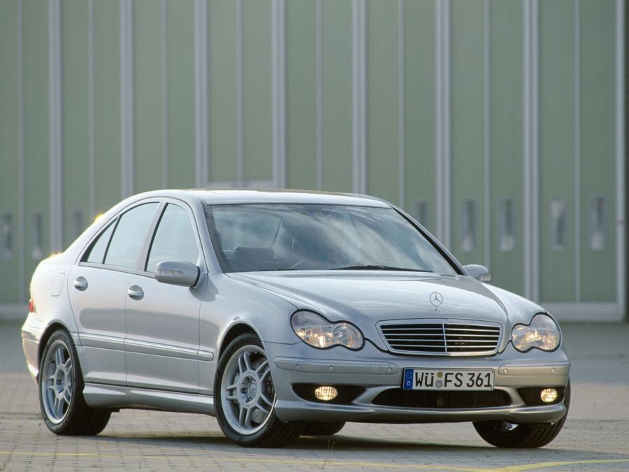  Mercedes-Benz C32 AMG 2001 года  (фото 12 из 14)